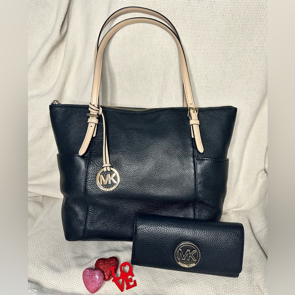 Jet Set Large Saffiano Leather Top-Zip Tote and Wallet Bundle 35T2GTTT8L